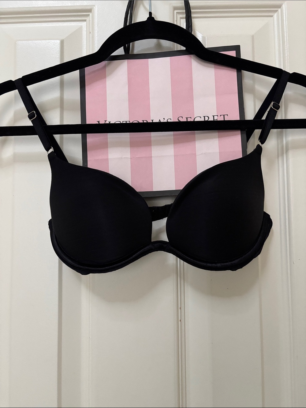Victoria's Secret Black Smooth Push-Up Bra with Adjustable Straps